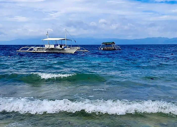 Gaja Go Dive & * Moalboal