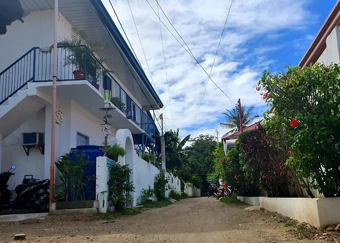 Gaja Go Dive & Inn